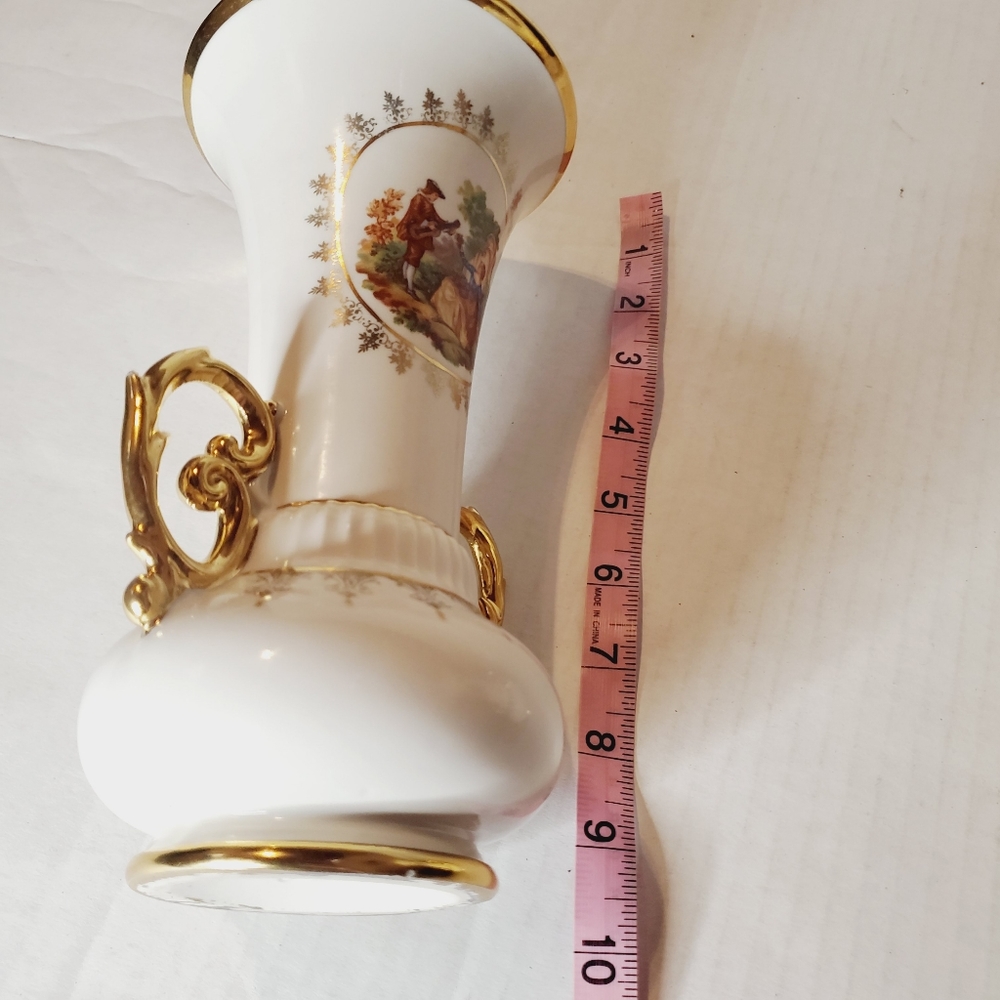 Vintage Rare Boden 520 White Ornate gold trim lovers Summer scene set 2 Vases - Picture 11 of 11